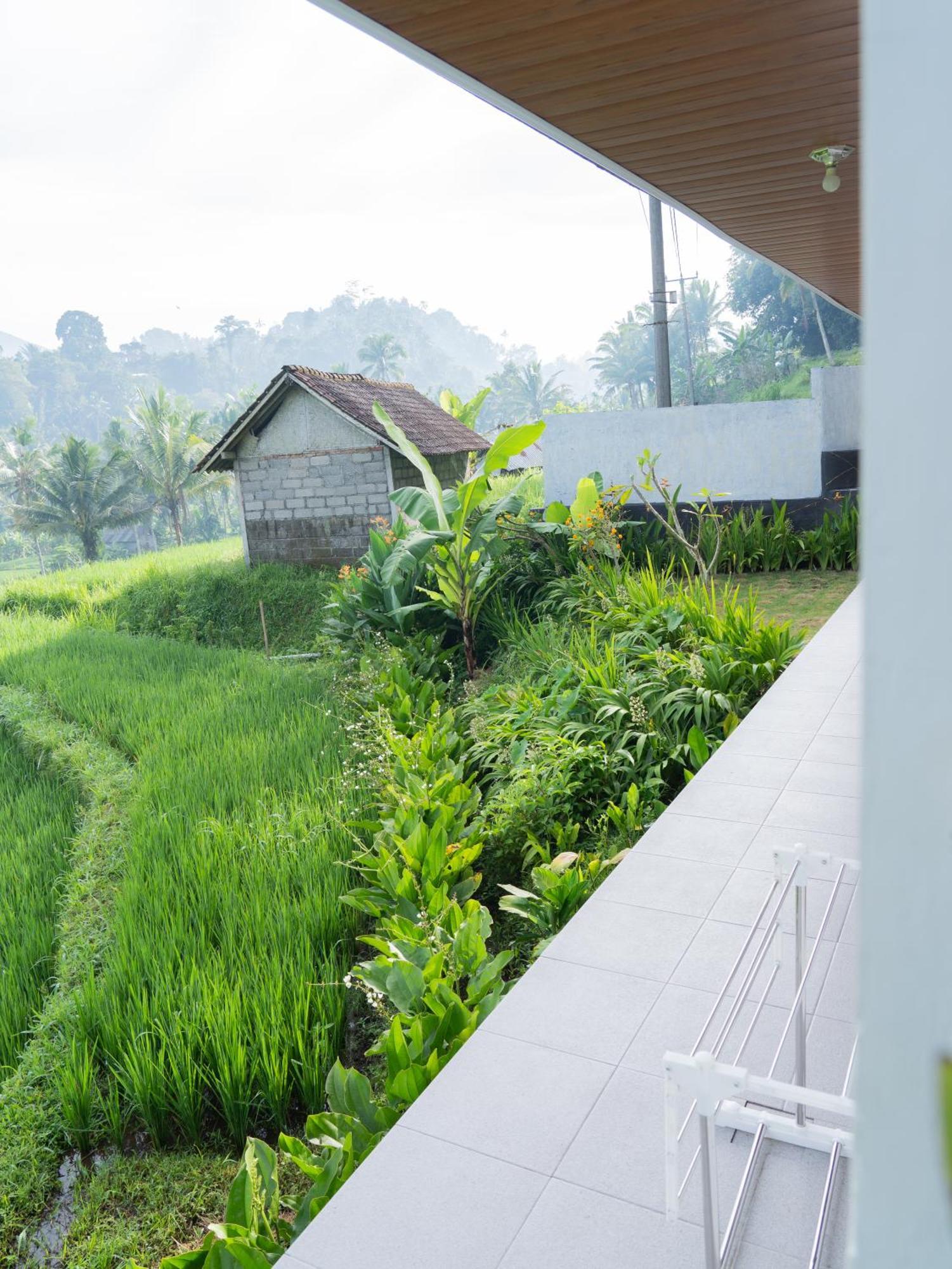 Bisbis House Iseh Village Selat Exterior foto