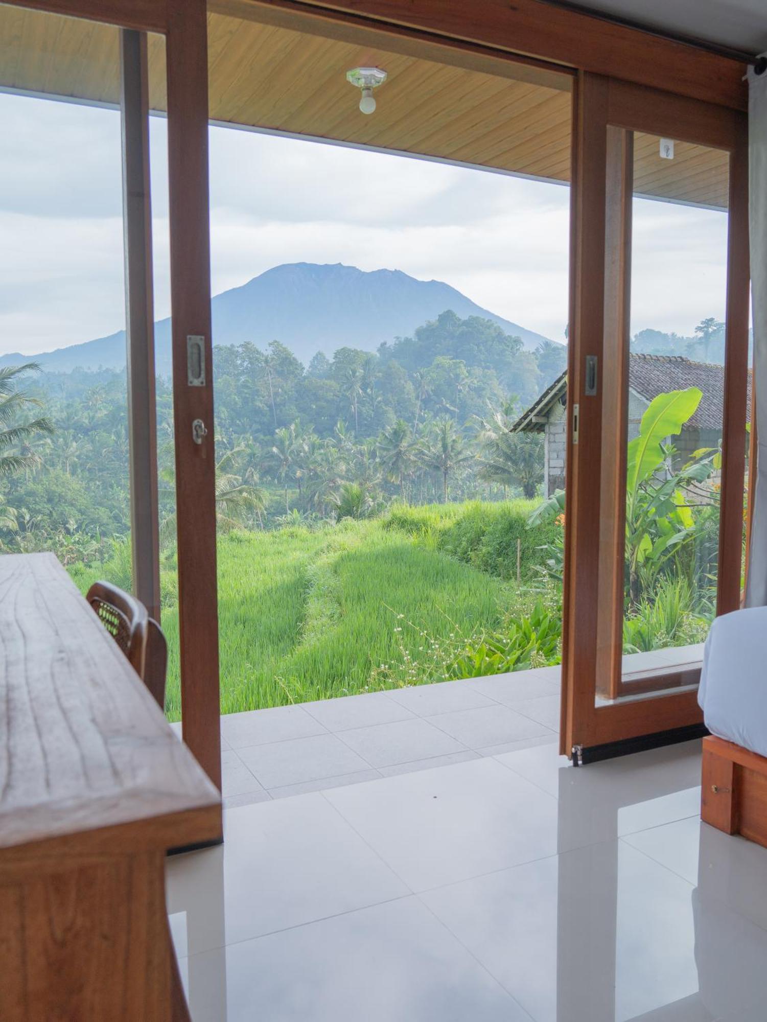 Bisbis House Iseh Village Selat Exterior foto